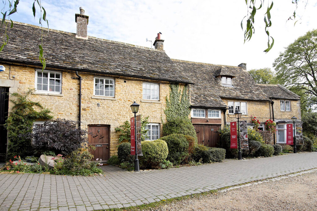 Perfect romantic getaways in the Cotswolds