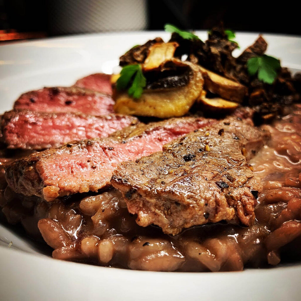 red-wine-risotto-with-steak-and-mushrooms-hn-magazine