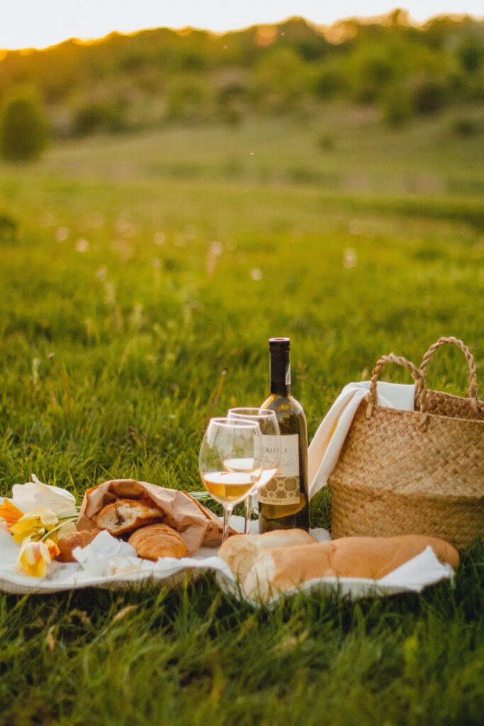 picnic hamper