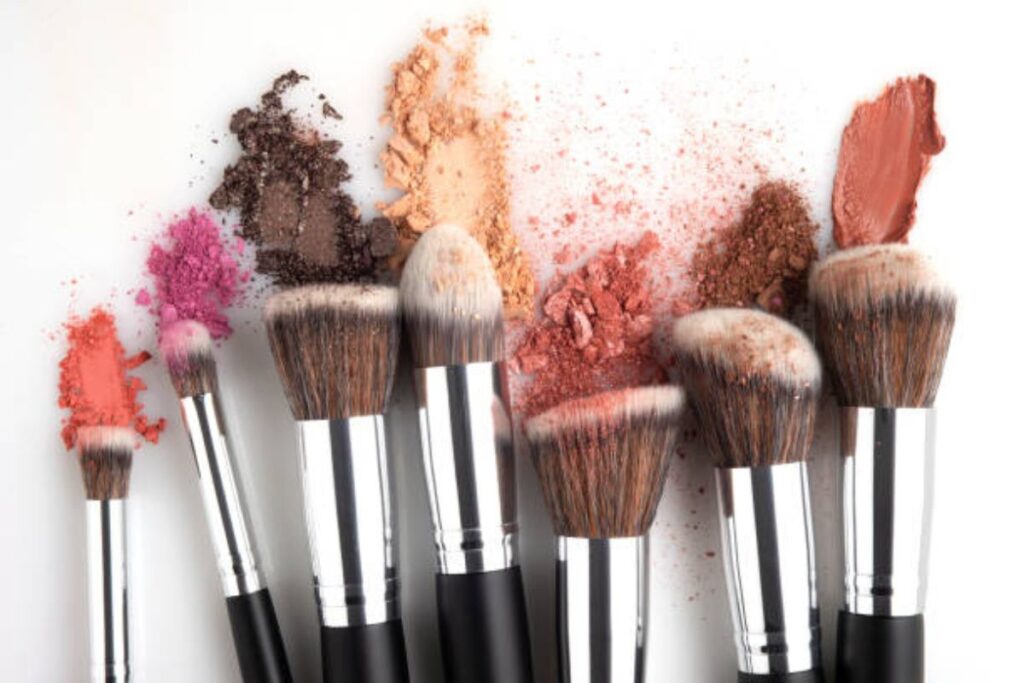 beauty therapist