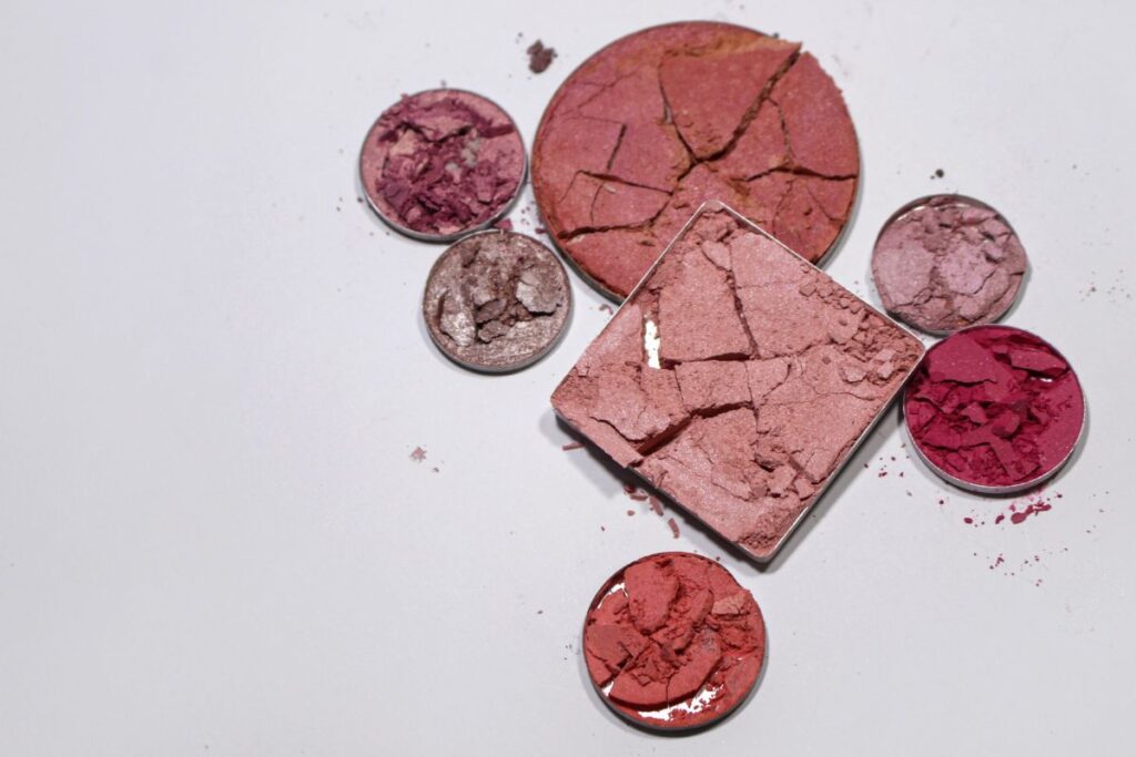 makeup EYESHADOW