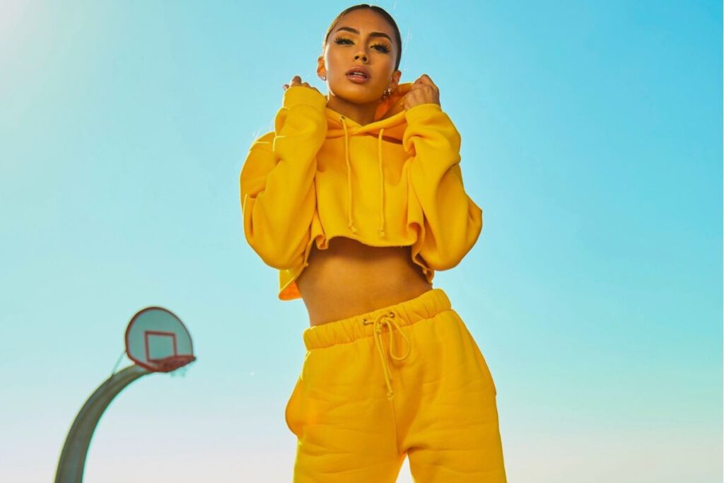 fashion trends BOLD COLOURS