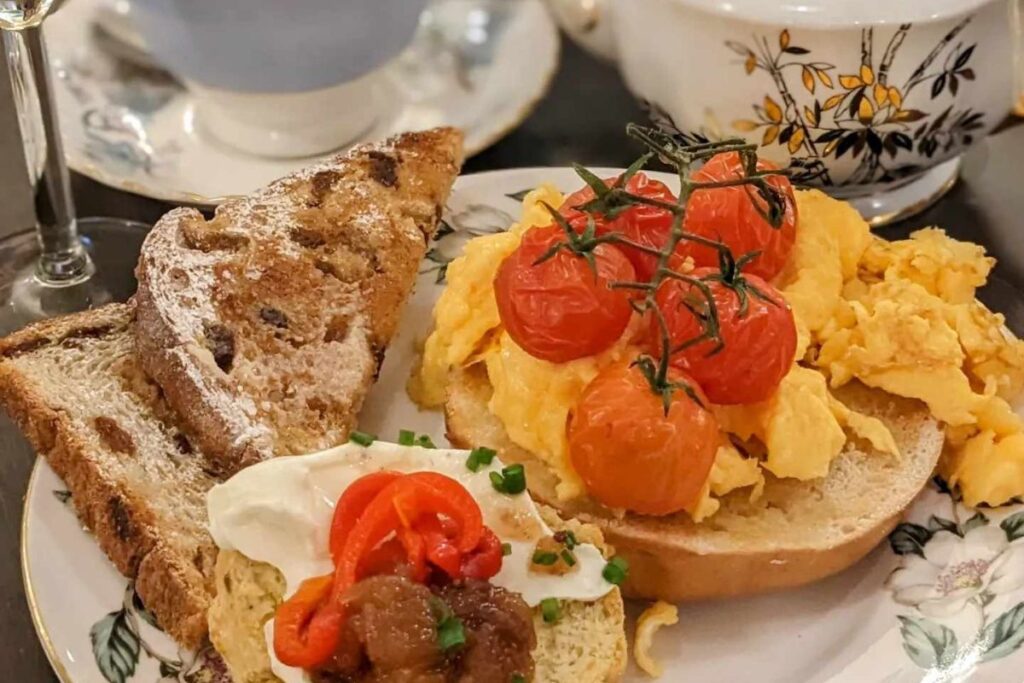 Brunch at Mama Doreens