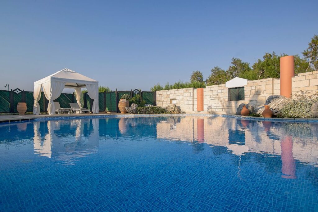 exclusive villas Crete