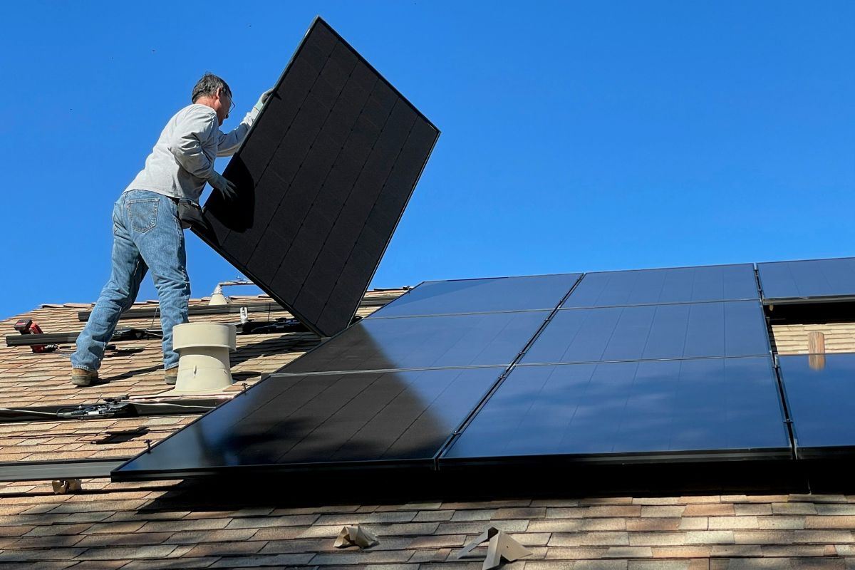 Solar Panels Cooling Effects on Hot Days - HN Magazine