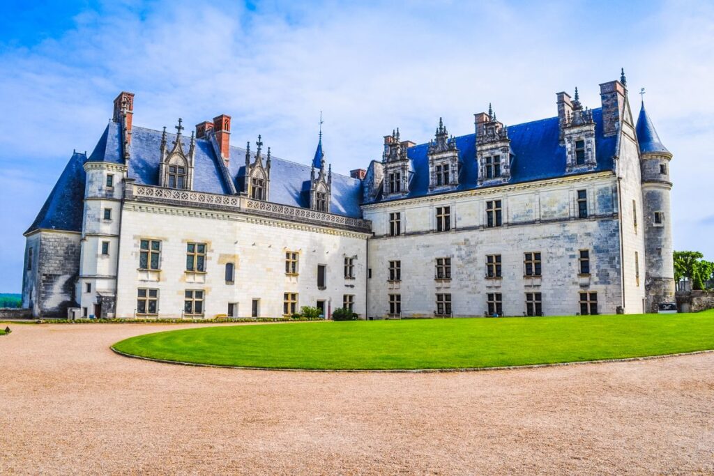 solo travel Loire Valley
