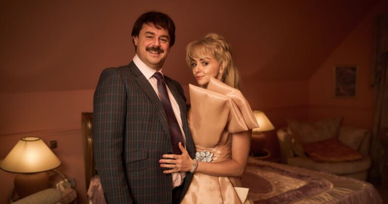 Danny Dyer and Lisa McGrillis as Freddie Jones & Valerie Jones