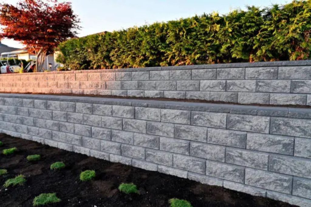 retaining wall installation