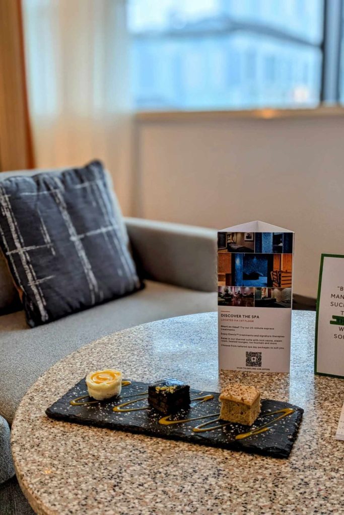 Manchester Marriott Mini Cakes