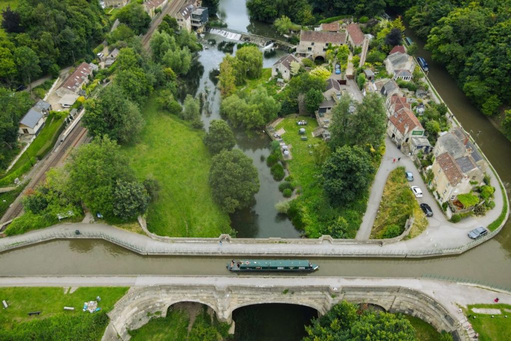 canal boating with Drifters