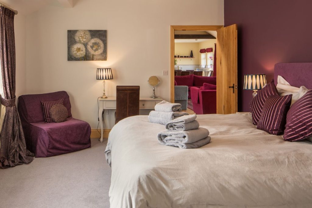 Master Bedroom Premier Cottages