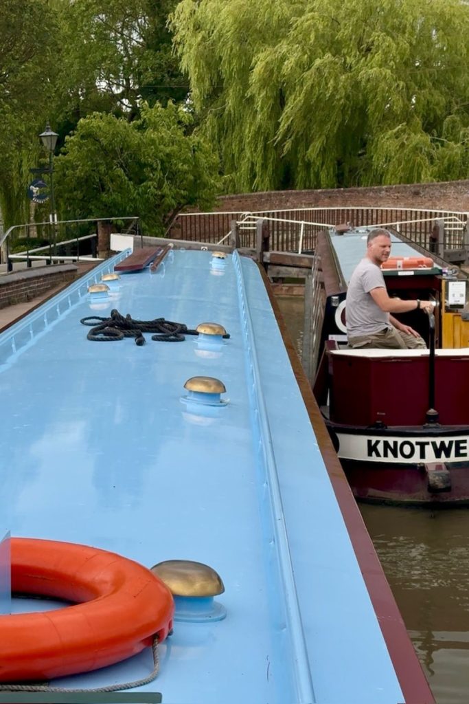 narrowboat canal holiday