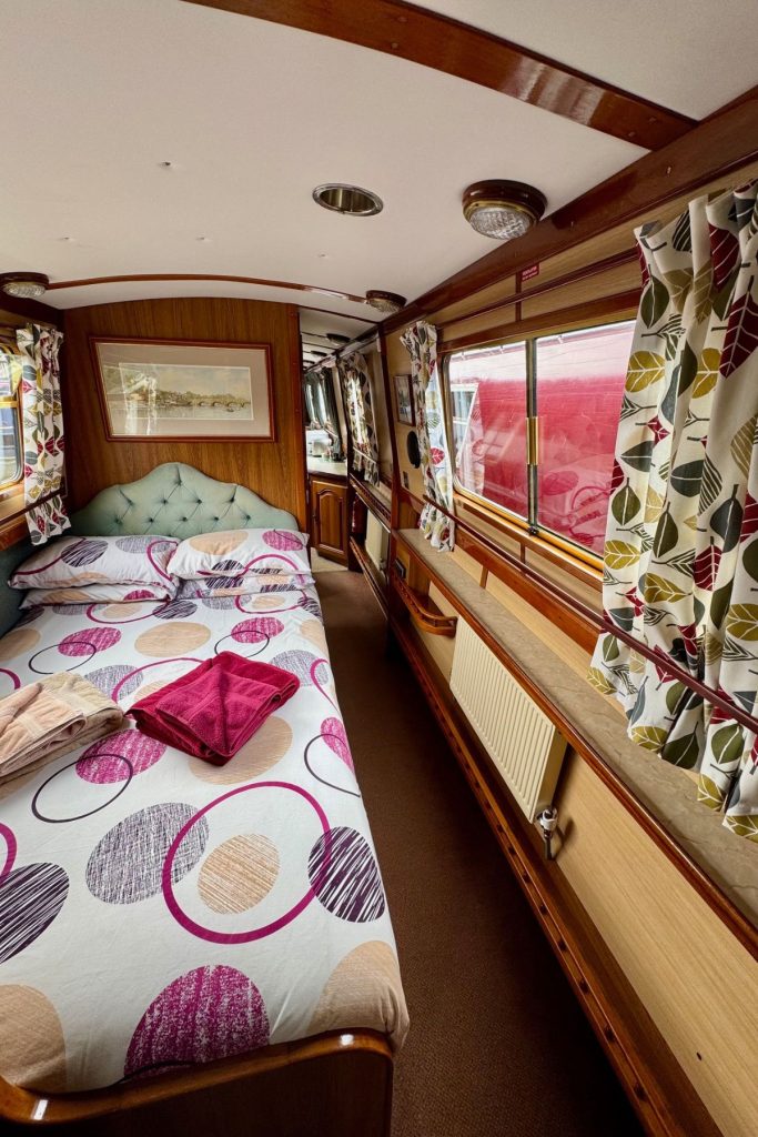 narrowboat canal holiday