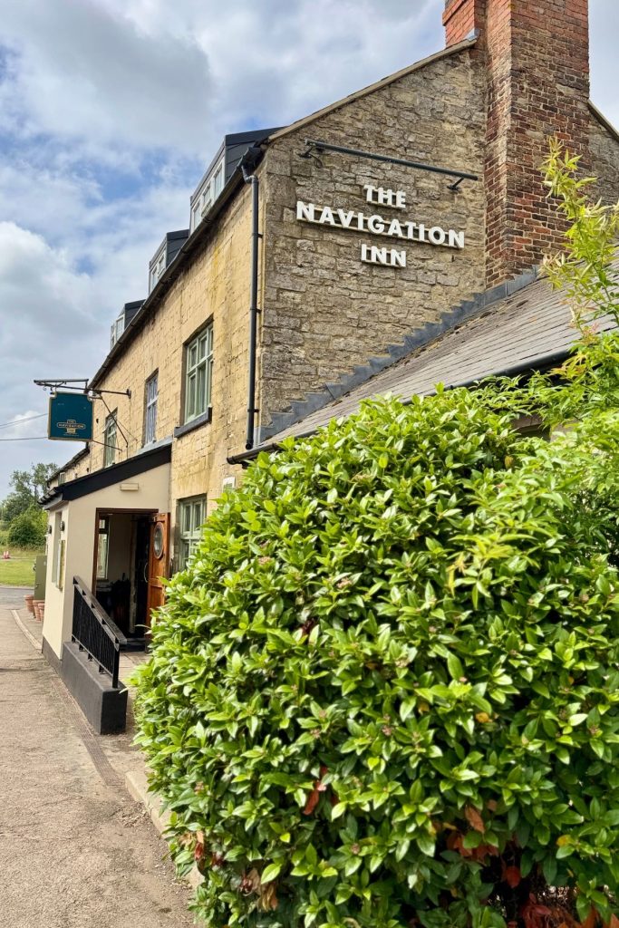 narrowboat canal holiday