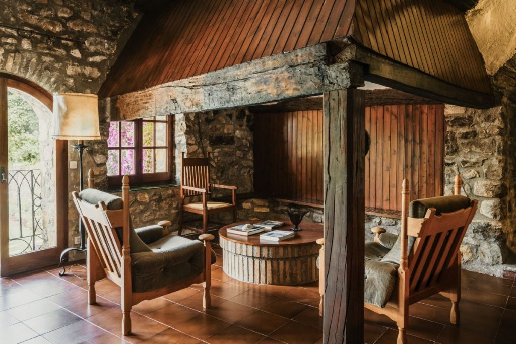 off grid in Girona