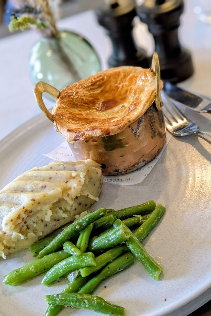 Steak and Ale pie with mash and green beans at The Leddie