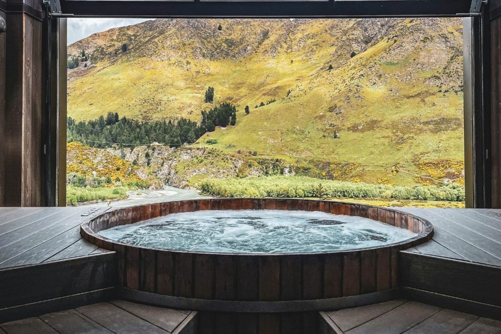 lodges with hot tubs