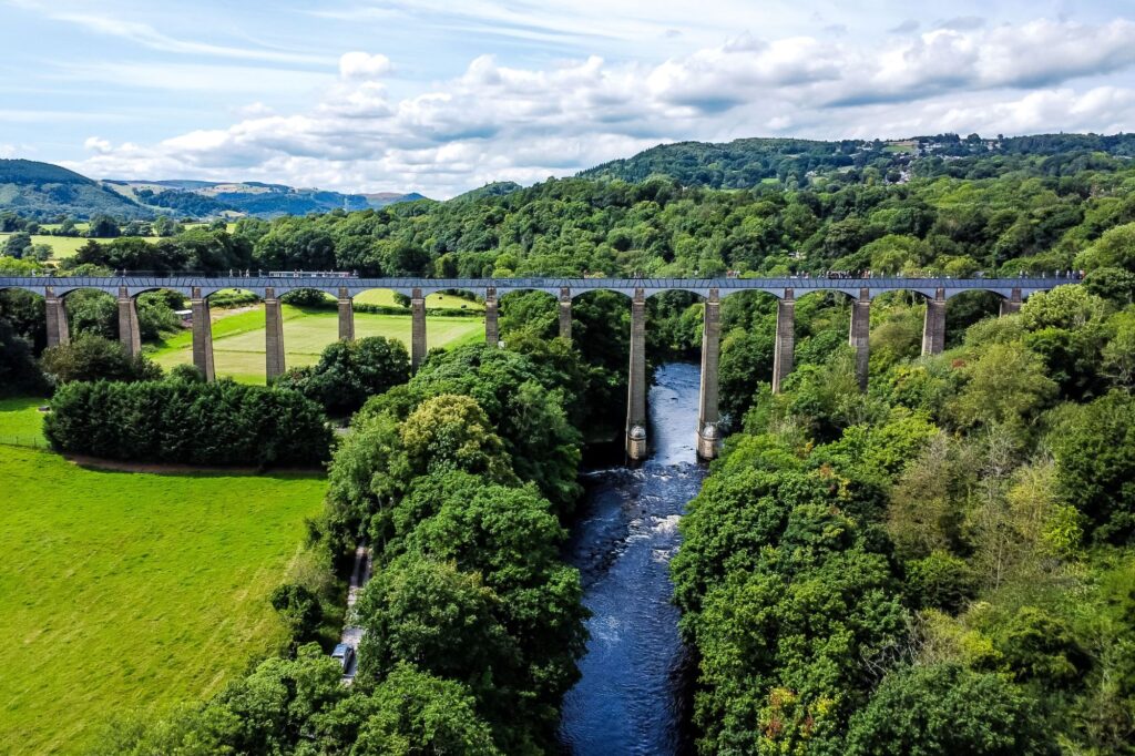 narrow boat holidays