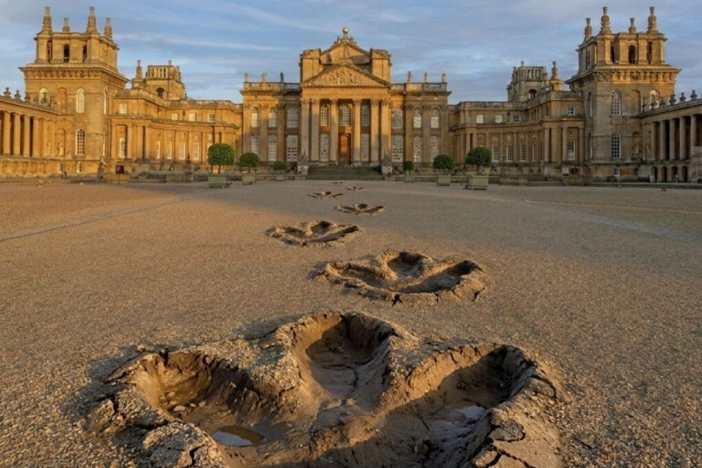 dinosaurs at Blenheim Castle