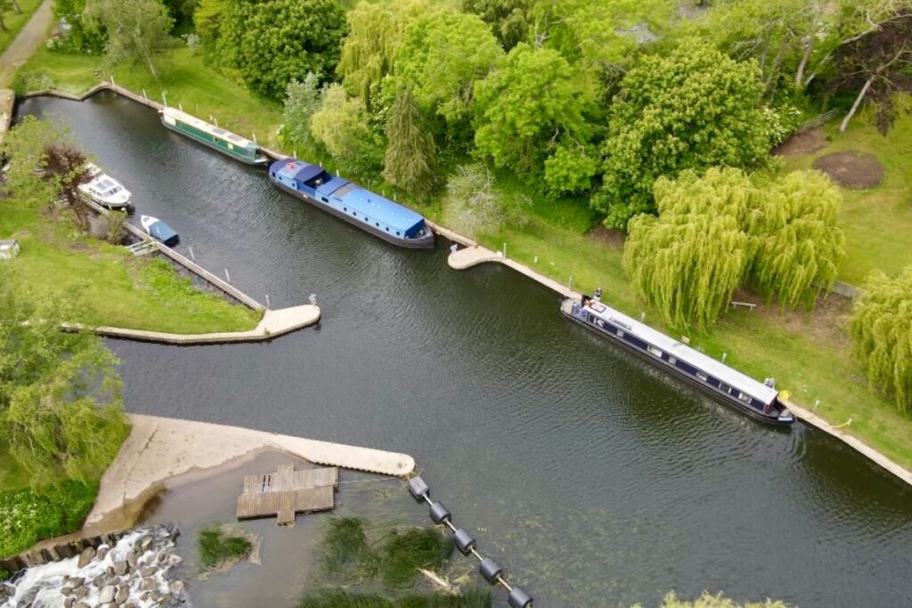 narrowboat holiday
