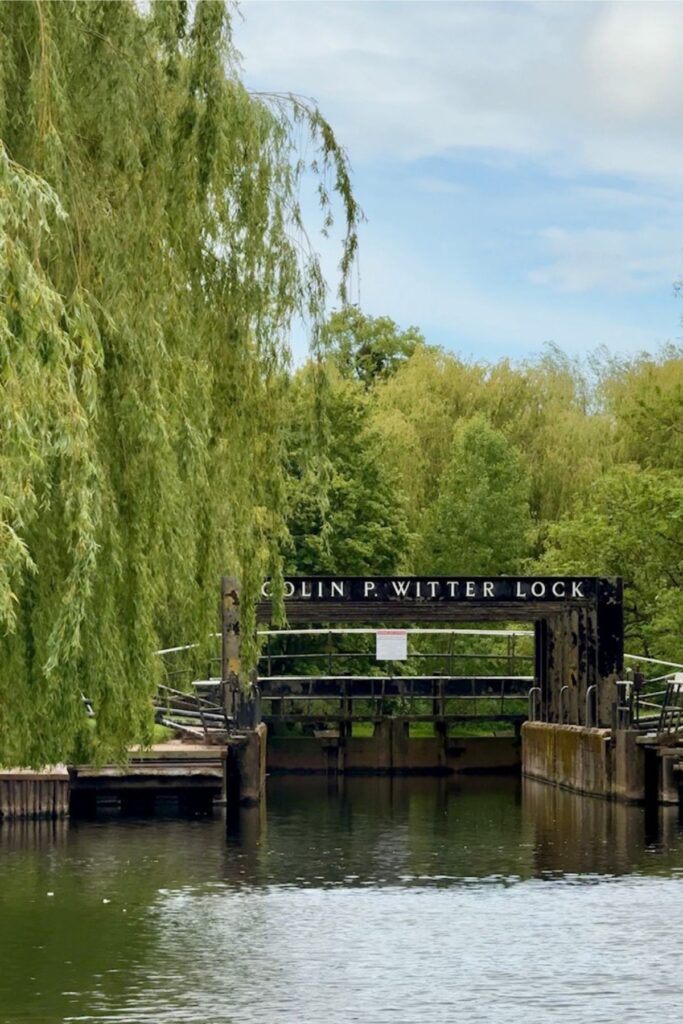 narrowboat holiday