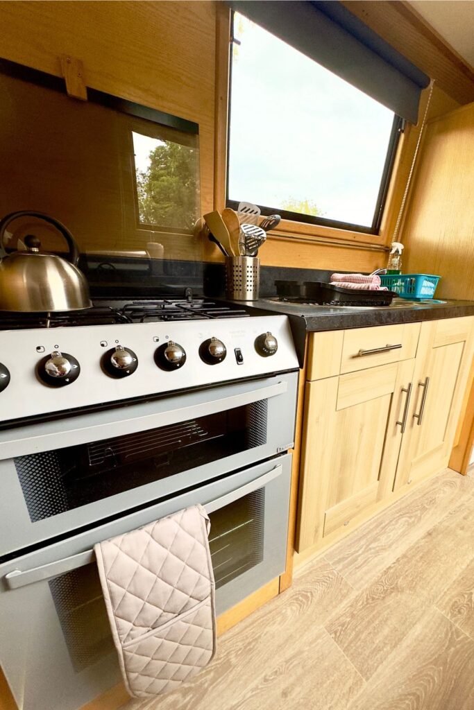 narrowboat holiday