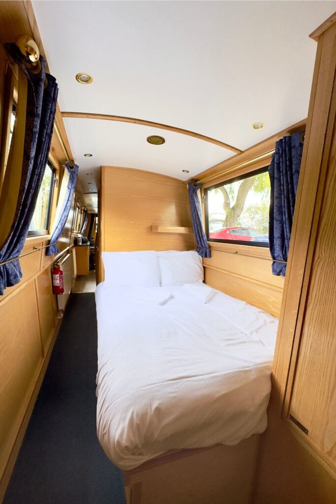 narrowboat holiday
