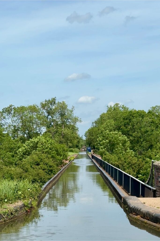 narrowboat holiday