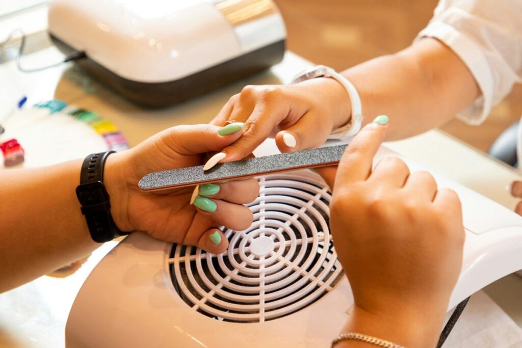 nail tech