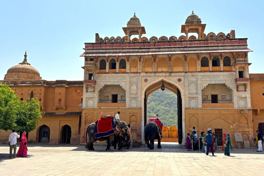 river cruise in India