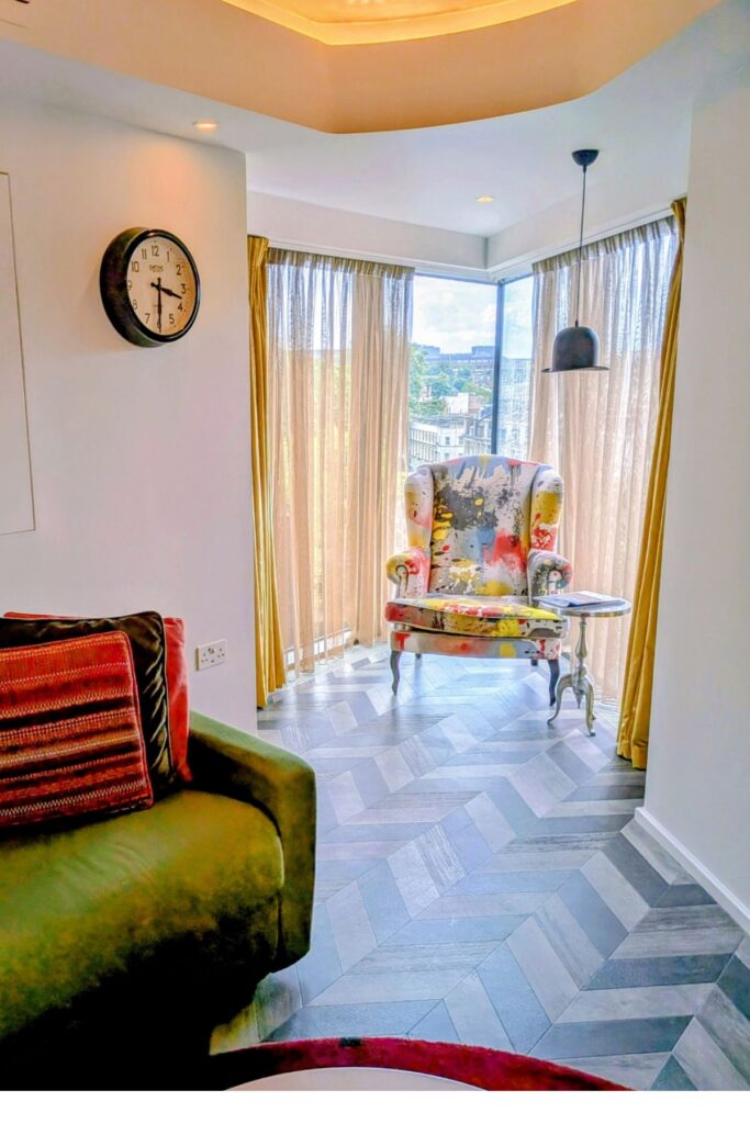 Corner reading nook in suite