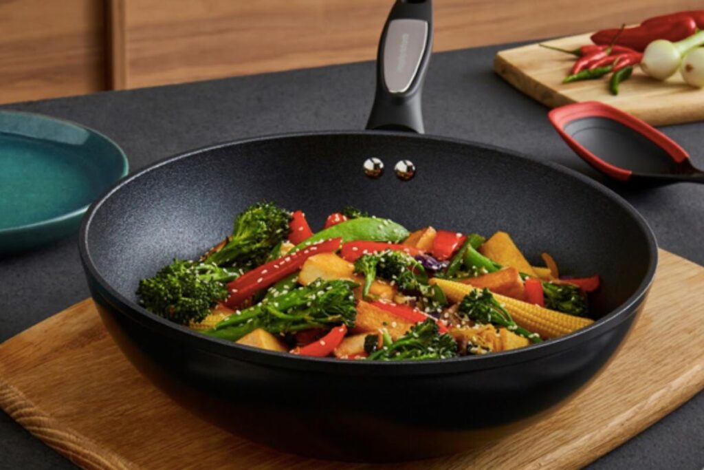 Stir Fry Pan by Morphy Richards