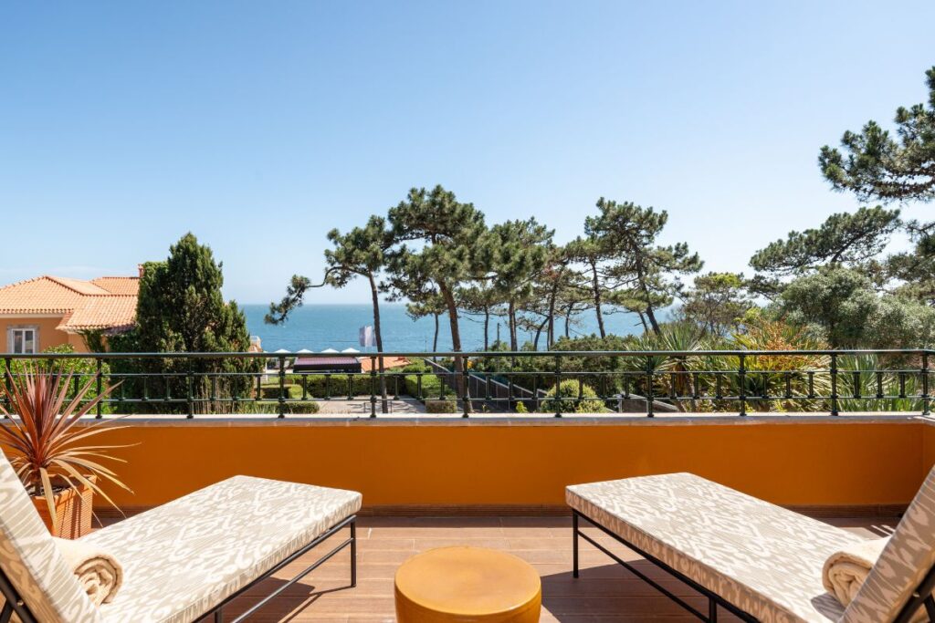 Cascais escape