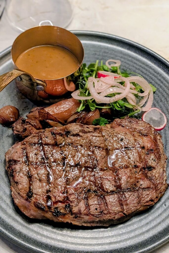 Steak at Bennie's