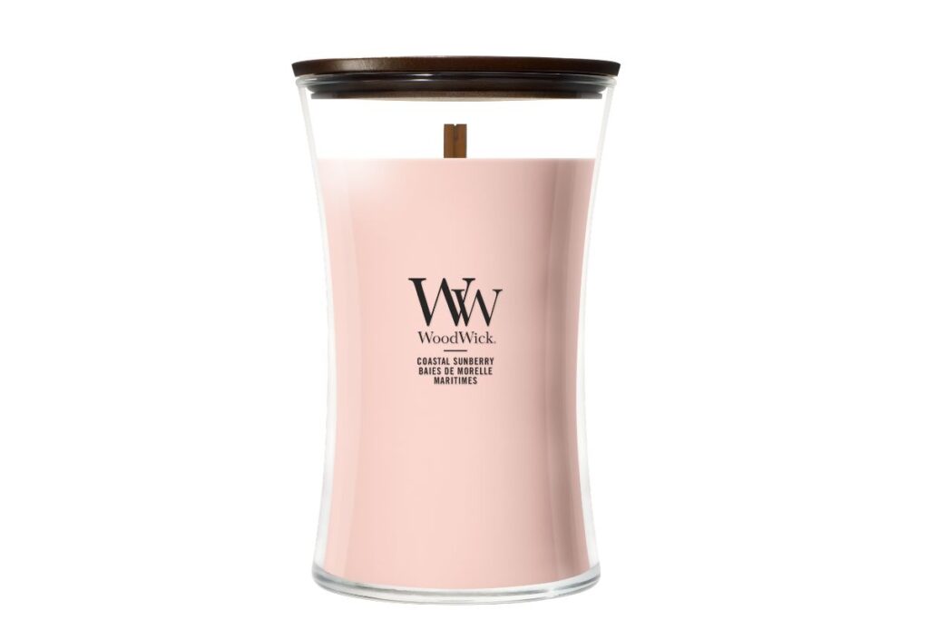 WoodWick Candle for summer bedding feature