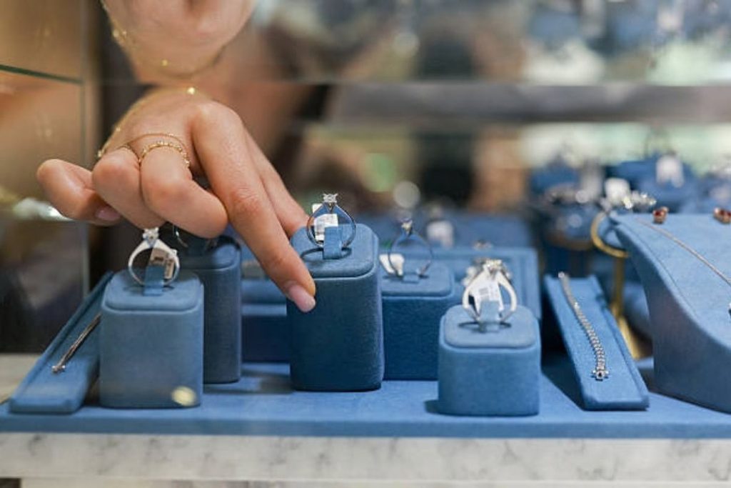 choosing an engagement ring