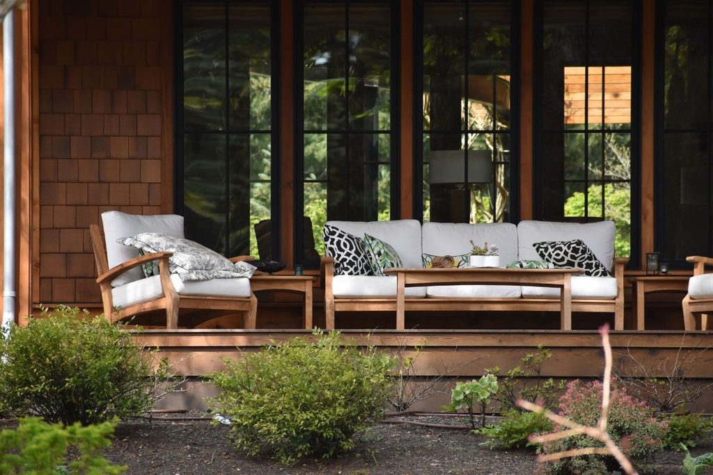 outdoor living area
