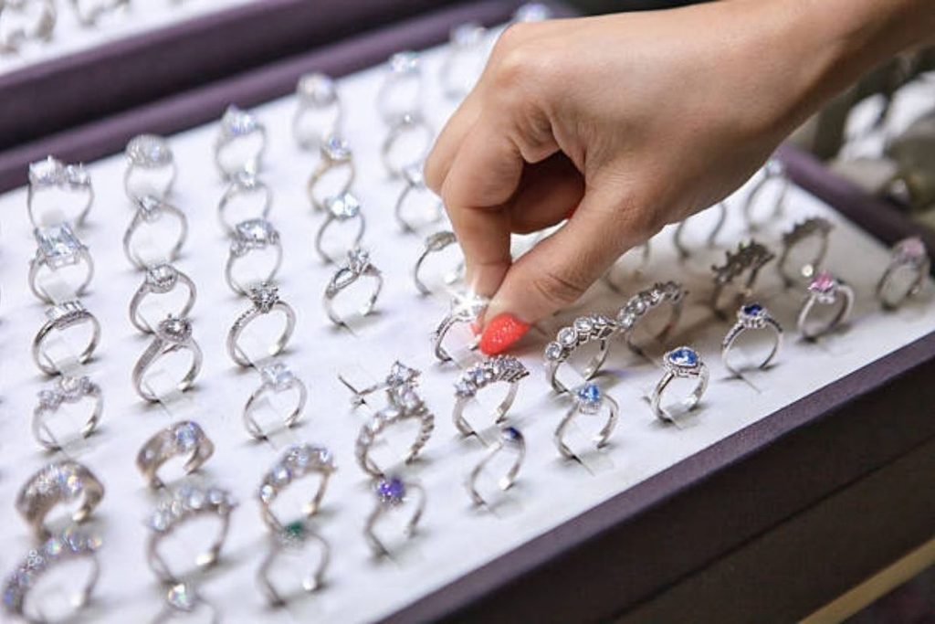 choosing an engagement ring