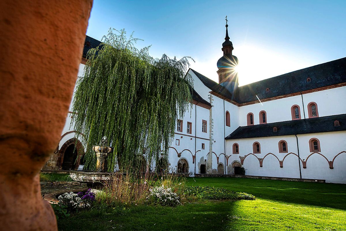 immersive travel experiences with Riviera Travel