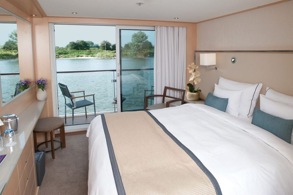 river ship cruise