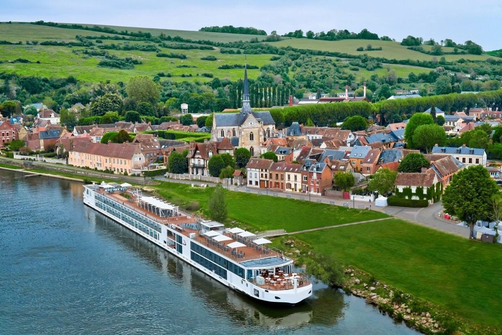 river ship cruise