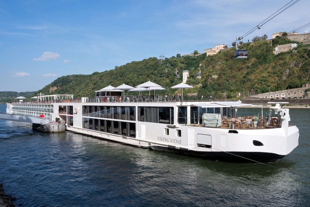 river ship cruise